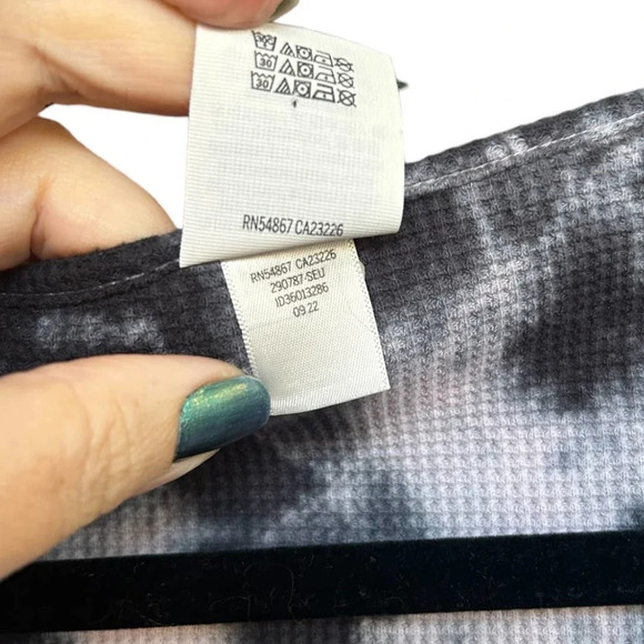 PINK Victoria Secret Women's Tie Dye Waffle Weave LS Top Size XL - Picture 4 of 7